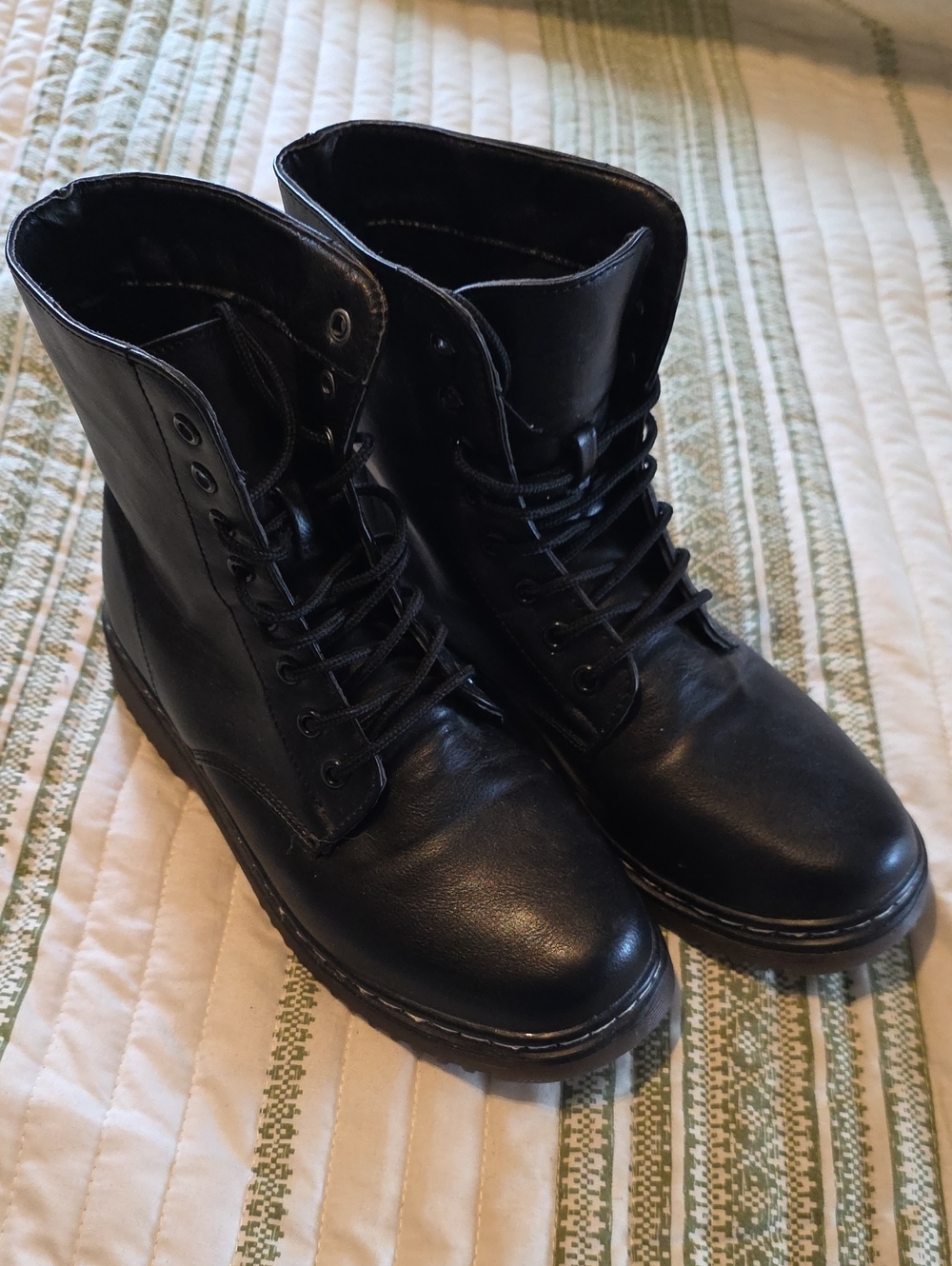 Black Women's Lace-Up Combat Boots